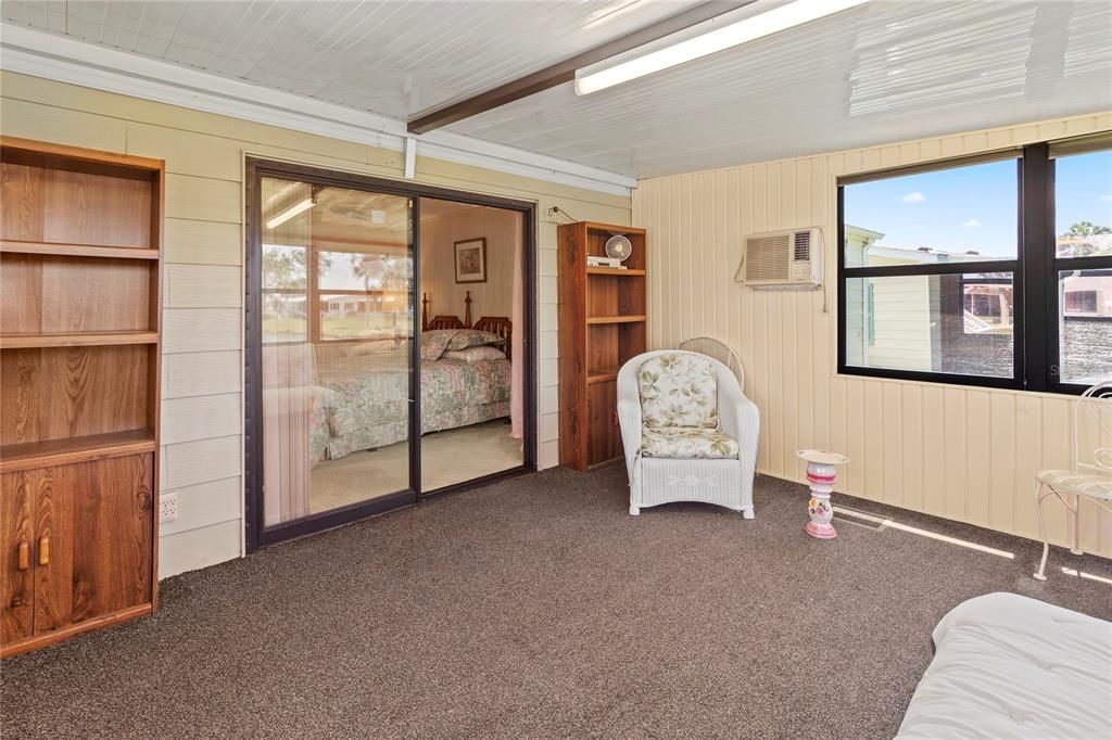 For Sale: $197,000 (2 beds, 2 baths, 1352 Square Feet)