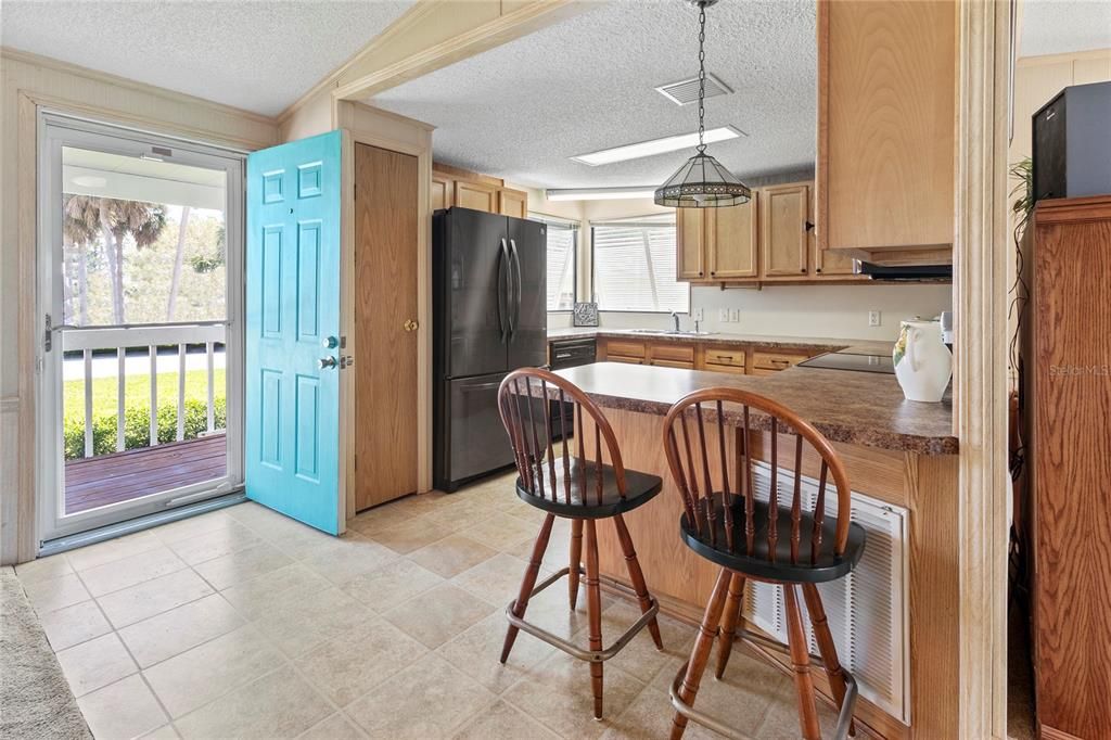 For Sale: $197,000 (2 beds, 2 baths, 1352 Square Feet)