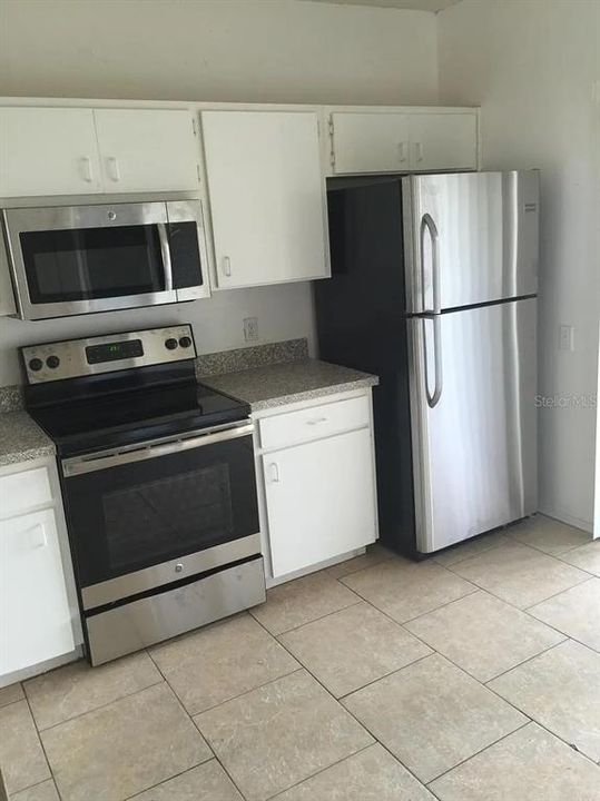 待售: $230,000 (2 贝兹, 2 浴室, 1110 平方英尺)