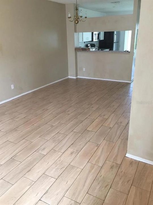 待售: $230,000 (2 贝兹, 2 浴室, 1110 平方英尺)