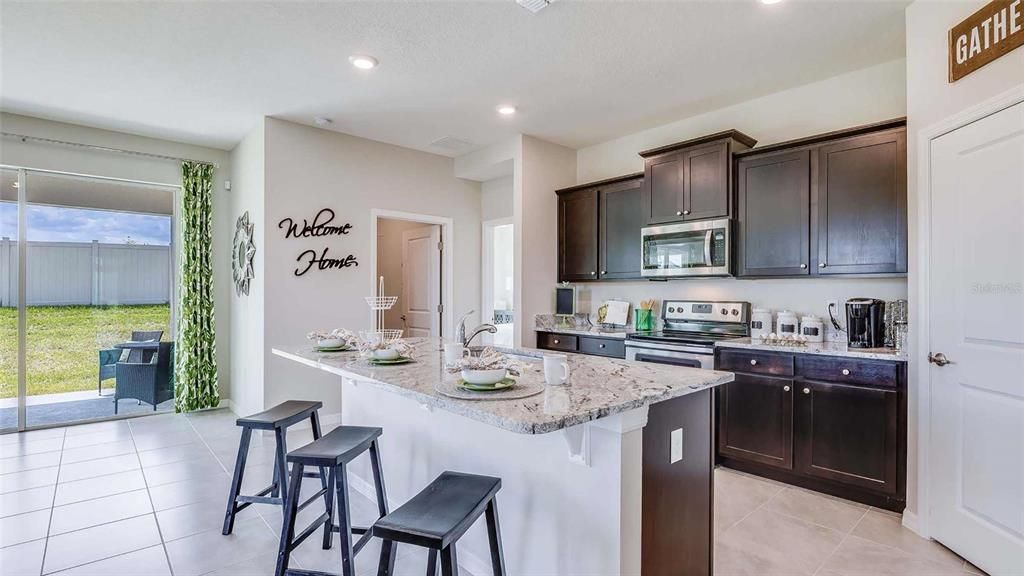 Active With Contract: $297,990 (2 beds, 2 baths, 1816 Square Feet)