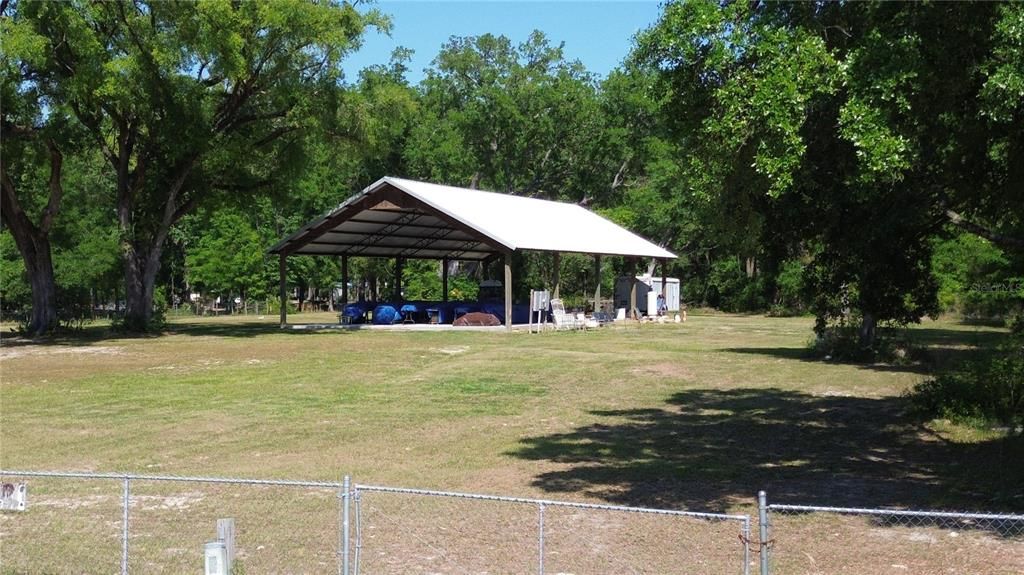 На продажу: $350,000 (5.00 acres)