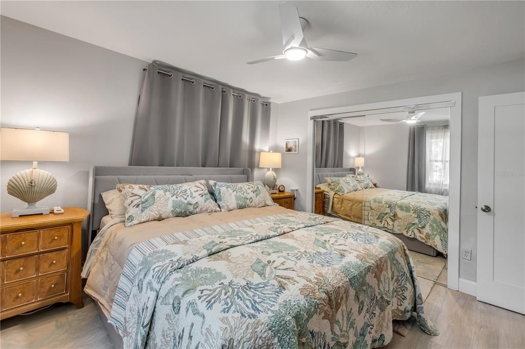 For Sale: $275,000 (2 beds, 1 baths, 1461 Square Feet)