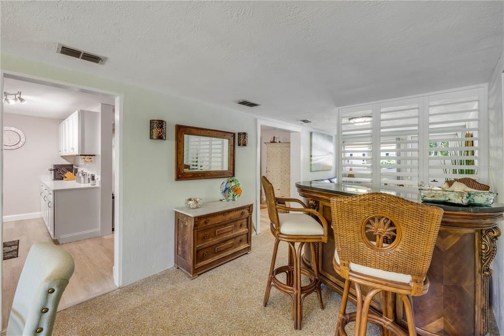 For Sale: $275,000 (2 beds, 1 baths, 1461 Square Feet)