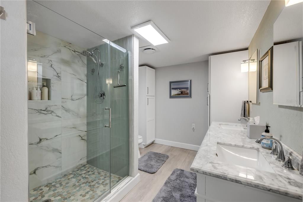 For Sale: $275,000 (2 beds, 1 baths, 1461 Square Feet)