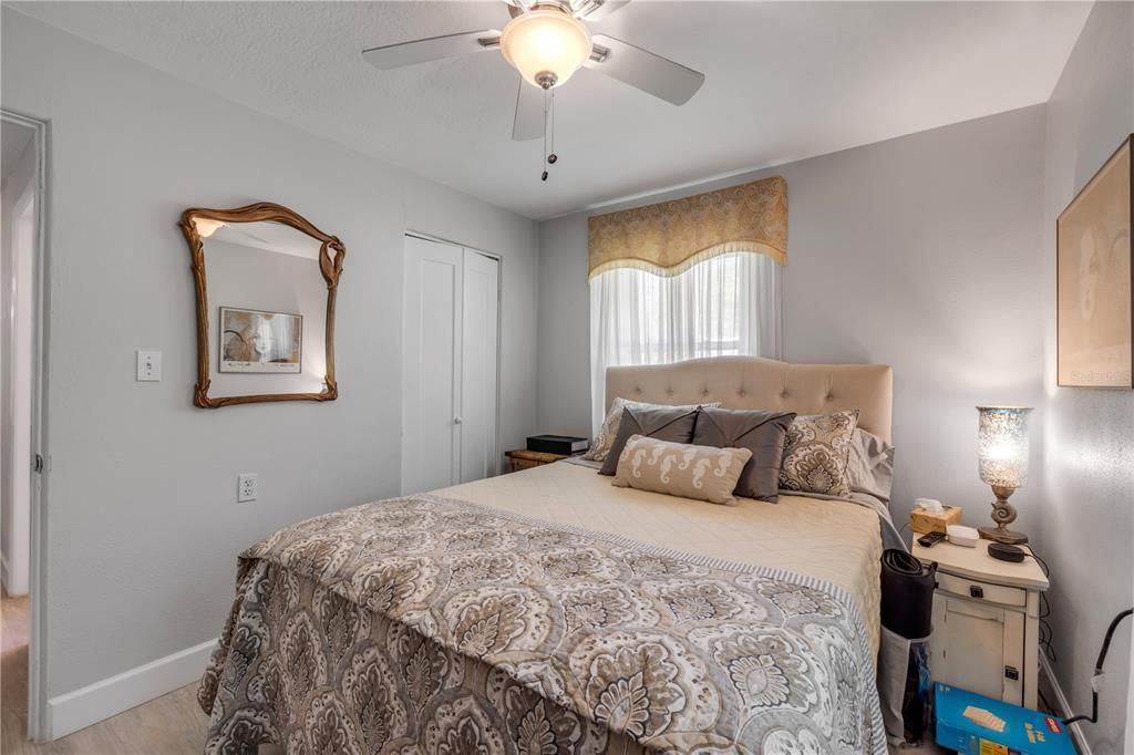 For Sale: $275,000 (2 beds, 1 baths, 1461 Square Feet)