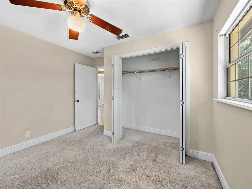 待售: $275,000 (2 贝兹, 1 浴室, 908 平方英尺)