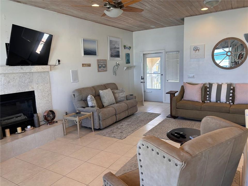 For Rent: $5,000 (4 beds, 3 baths, 1764 Square Feet)