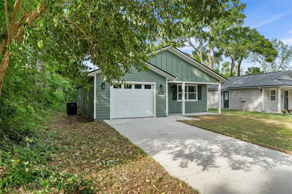 For Sale: $279,000 (3 beds, 2 baths, 1404 Square Feet)