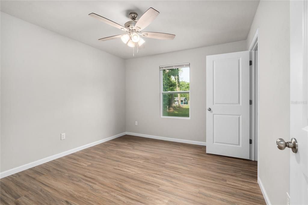 For Sale: $279,000 (3 beds, 2 baths, 1404 Square Feet)