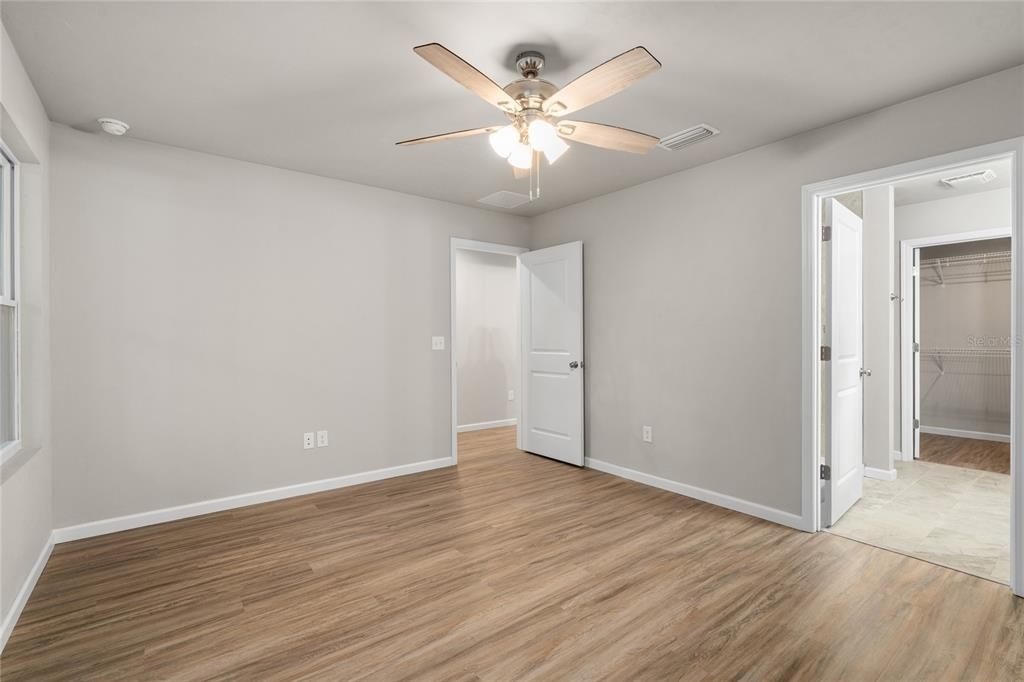 For Sale: $279,000 (3 beds, 2 baths, 1404 Square Feet)