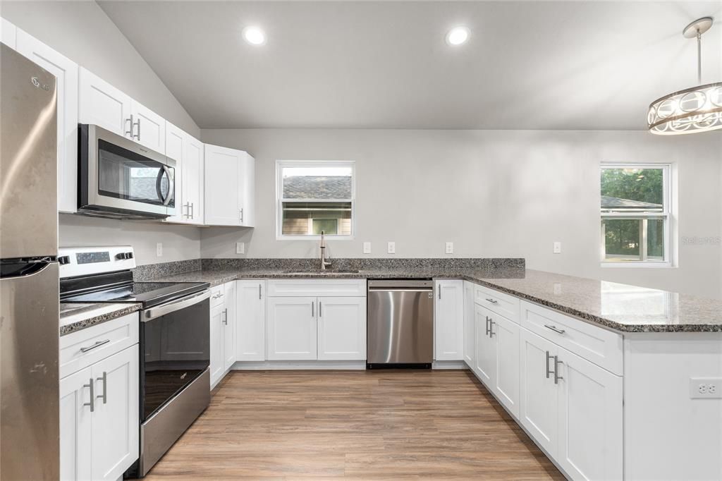For Sale: $279,000 (3 beds, 2 baths, 1404 Square Feet)