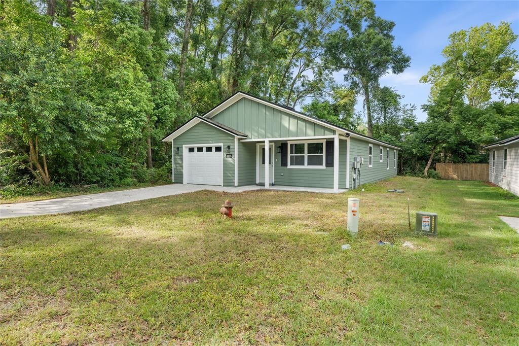 For Sale: $279,000 (3 beds, 2 baths, 1404 Square Feet)