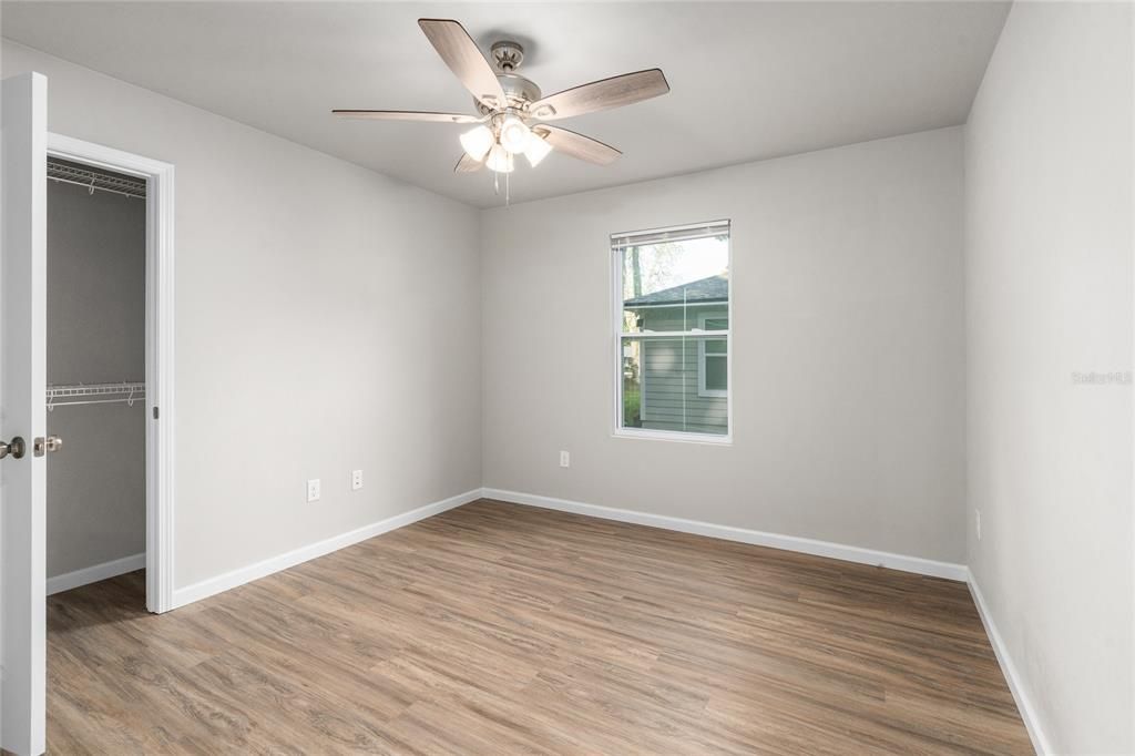 For Sale: $279,000 (3 beds, 2 baths, 1404 Square Feet)
