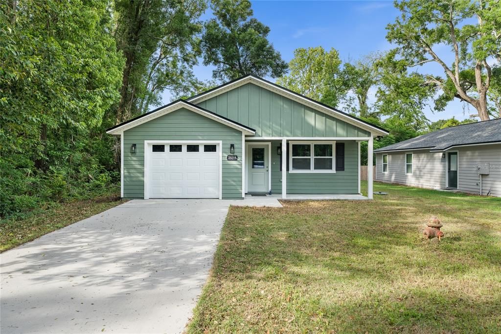 For Sale: $279,000 (3 beds, 2 baths, 1404 Square Feet)