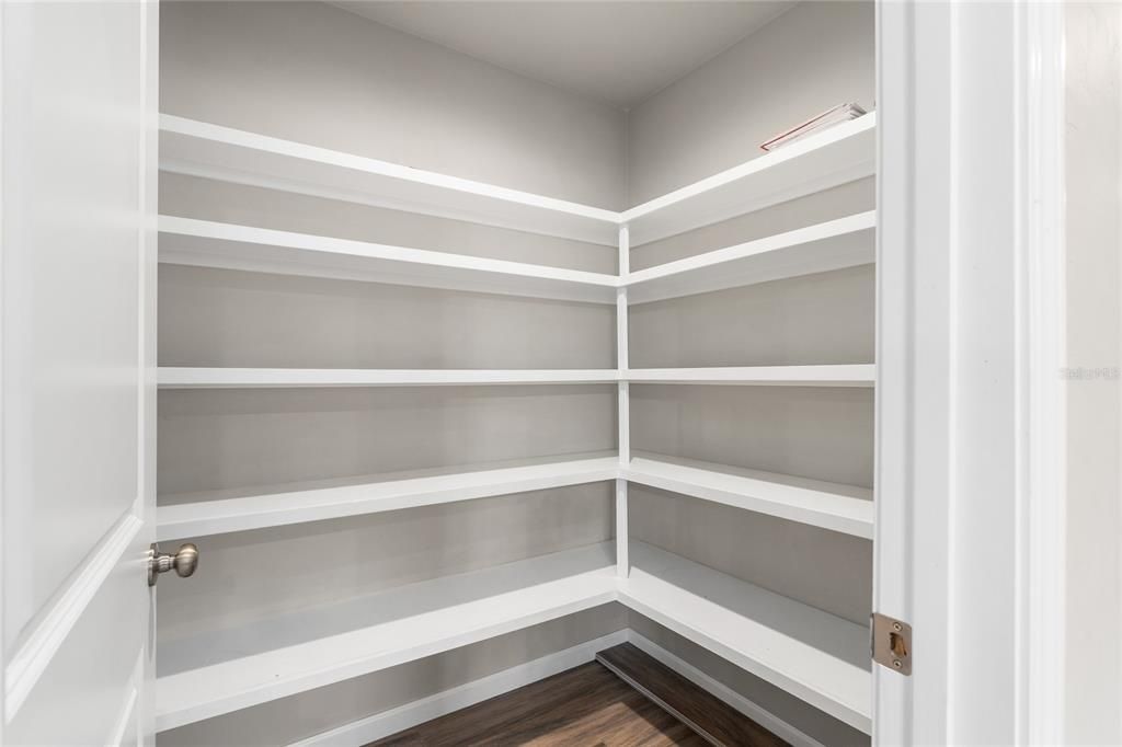 For Sale: $279,000 (3 beds, 2 baths, 1404 Square Feet)
