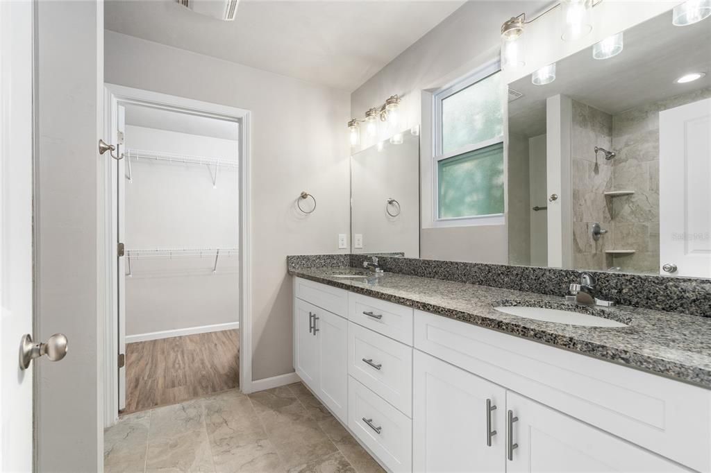 For Sale: $279,000 (3 beds, 2 baths, 1404 Square Feet)