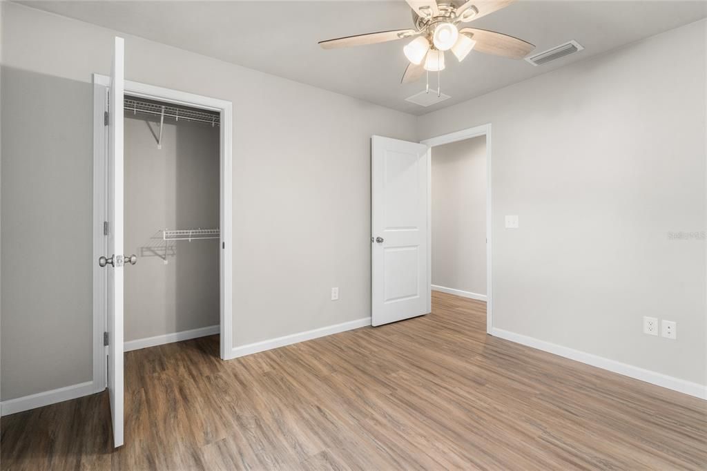 For Sale: $279,000 (3 beds, 2 baths, 1404 Square Feet)