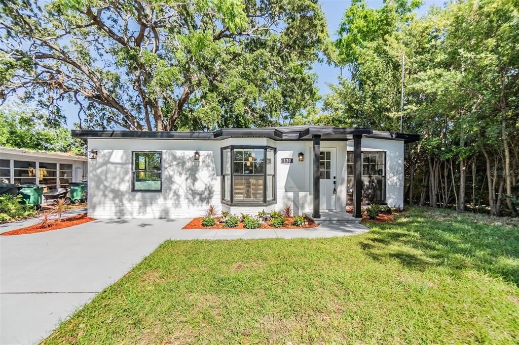 Front with great curb appeal!