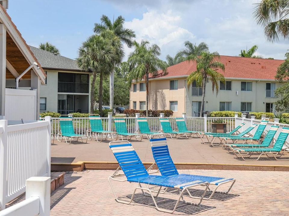 For Sale: $279,900 (2 beds, 2 baths, 1174 Square Feet)