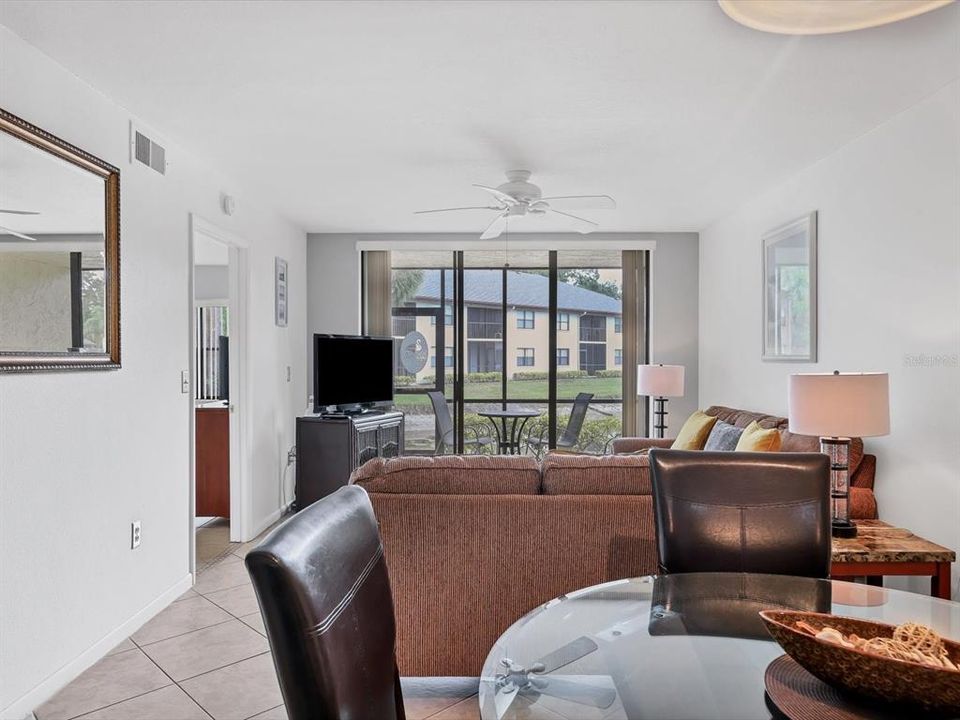 For Sale: $279,900 (2 beds, 2 baths, 1174 Square Feet)