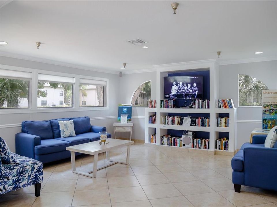 For Sale: $279,900 (2 beds, 2 baths, 1174 Square Feet)