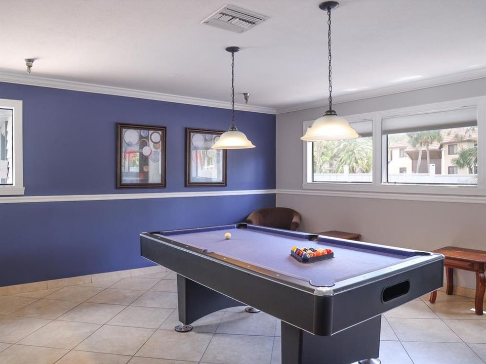 For Sale: $279,900 (2 beds, 2 baths, 1174 Square Feet)