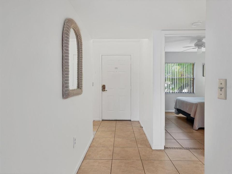 For Sale: $279,900 (2 beds, 2 baths, 1174 Square Feet)