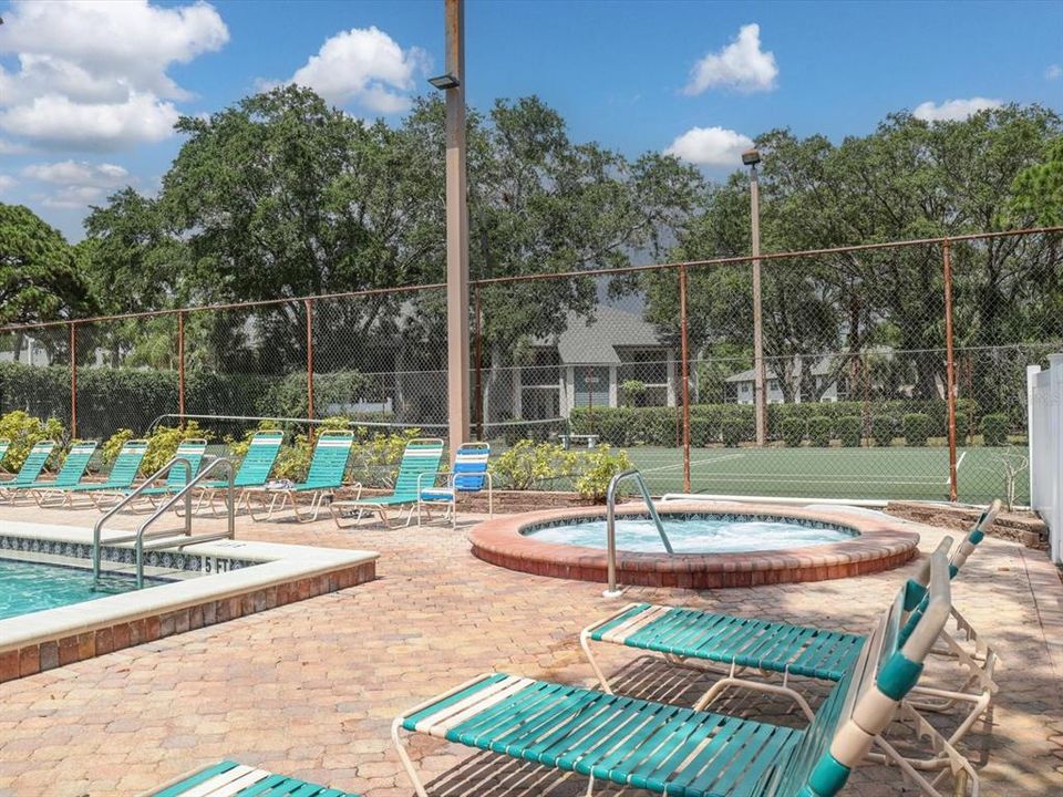 For Sale: $279,900 (2 beds, 2 baths, 1174 Square Feet)