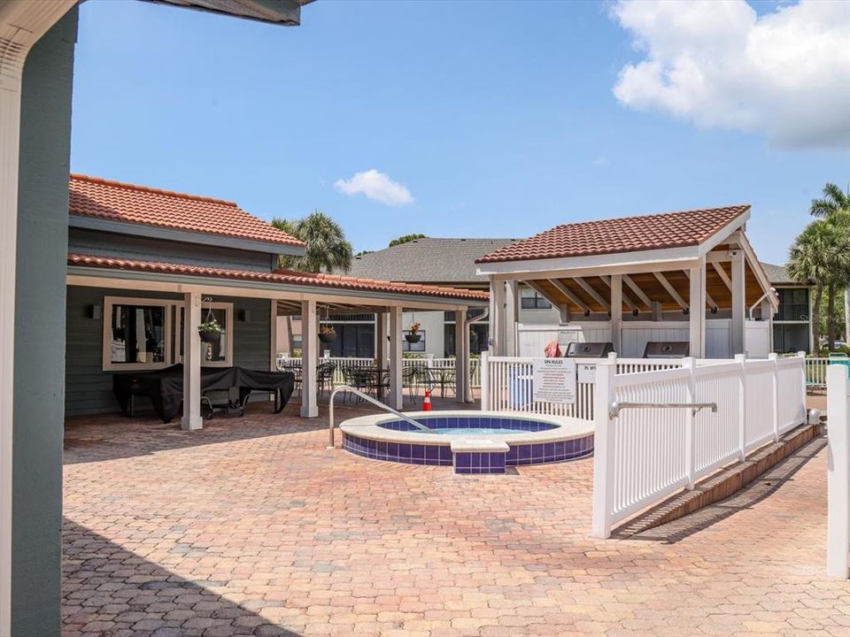 For Sale: $279,900 (2 beds, 2 baths, 1174 Square Feet)