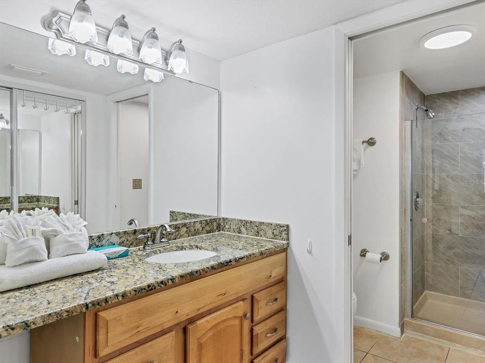 For Sale: $279,900 (2 beds, 2 baths, 1174 Square Feet)