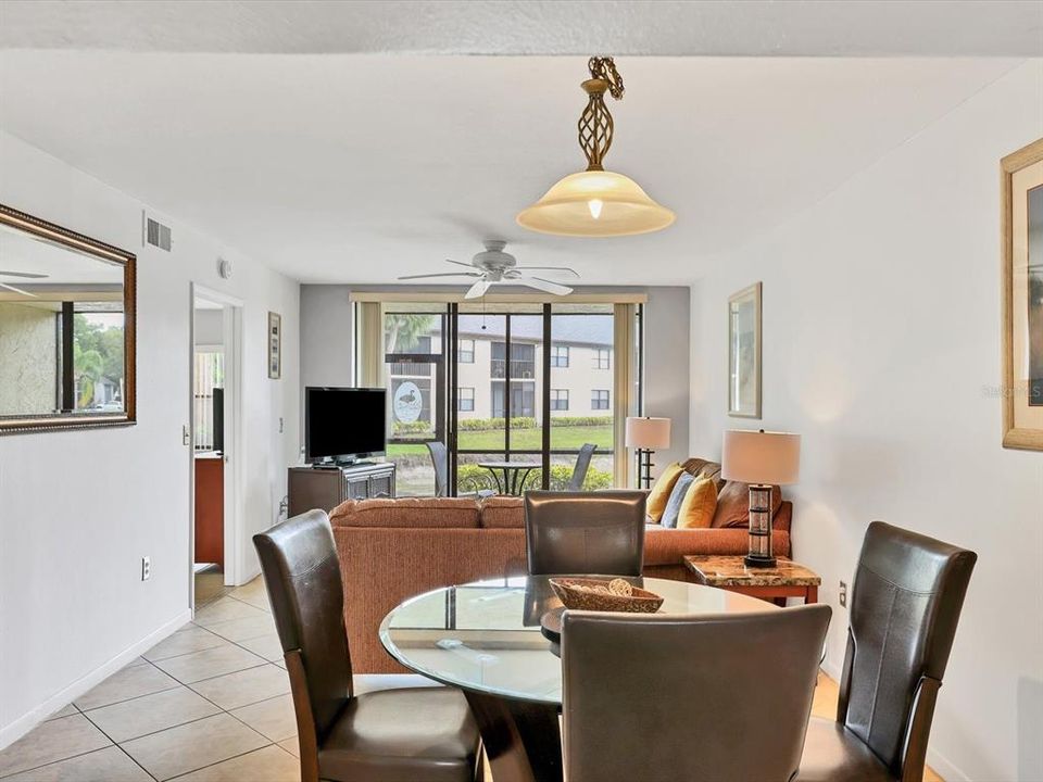 For Sale: $279,900 (2 beds, 2 baths, 1174 Square Feet)