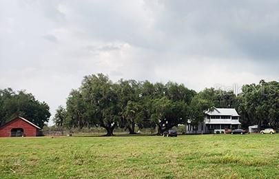 En Venta: $3,785,500 (11.30 acres)