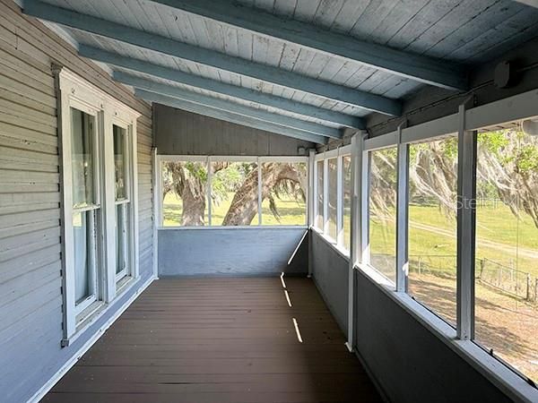 En Venta: $3,785,500 (11.30 acres)