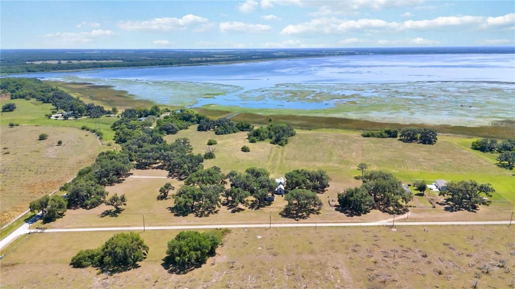 En Venta: $3,785,500 (11.30 acres)