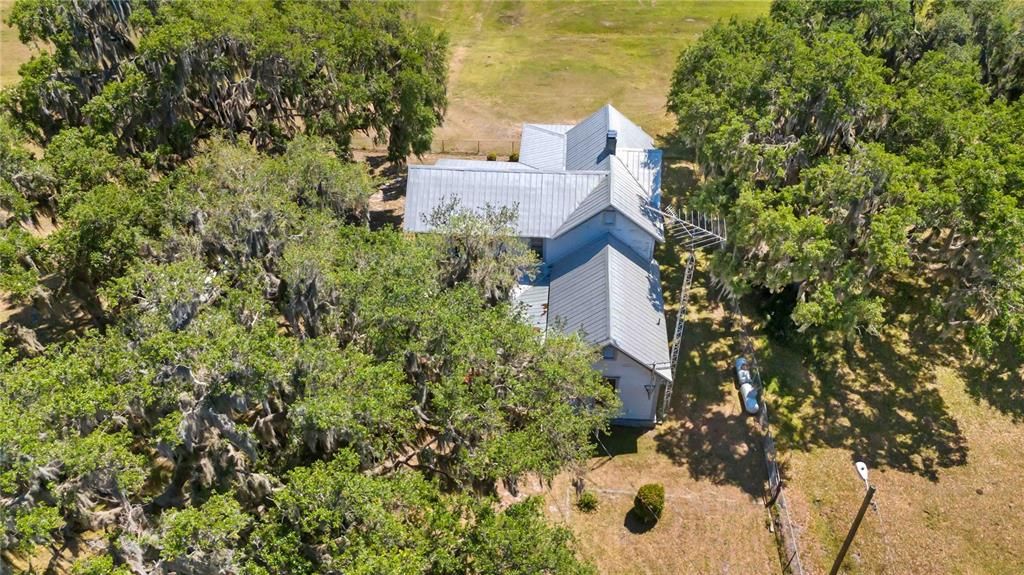 En Venta: $3,785,500 (11.30 acres)