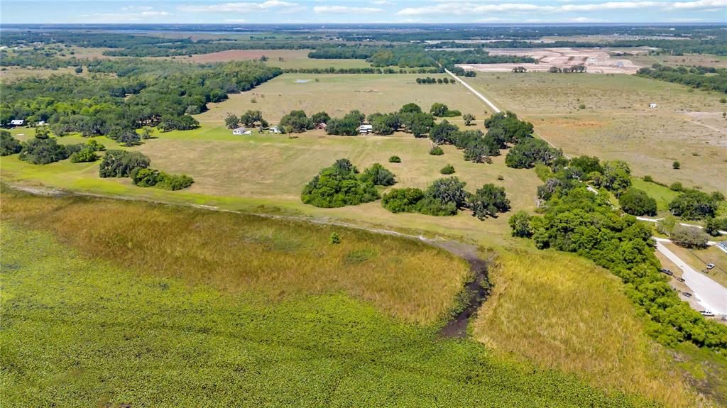 En Venta: $3,785,500 (11.30 acres)