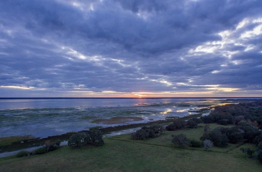 En Venta: $3,785,500 (11.30 acres)