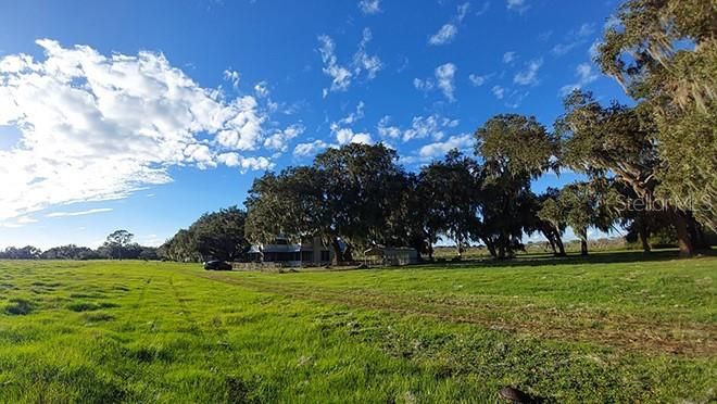 En Venta: $3,785,500 (11.30 acres)