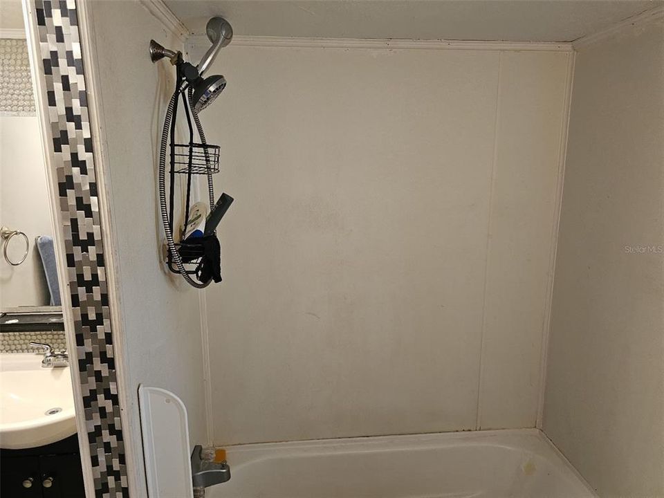 For Sale: $95,000 (3 beds, 1 baths, 1386 Square Feet)