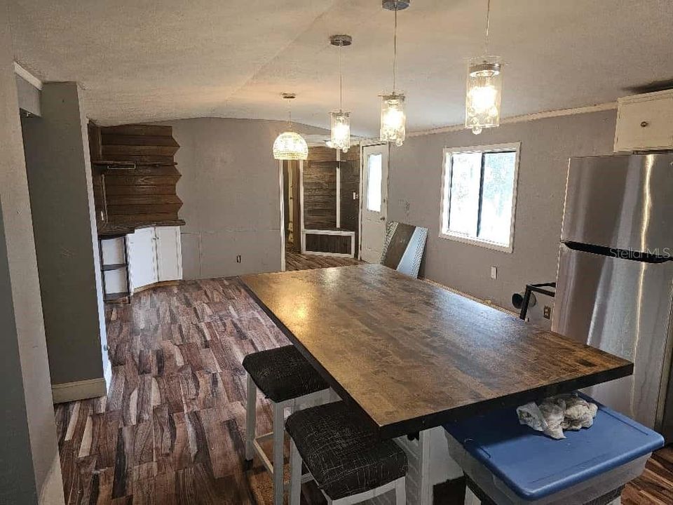 For Sale: $95,000 (3 beds, 1 baths, 1386 Square Feet)