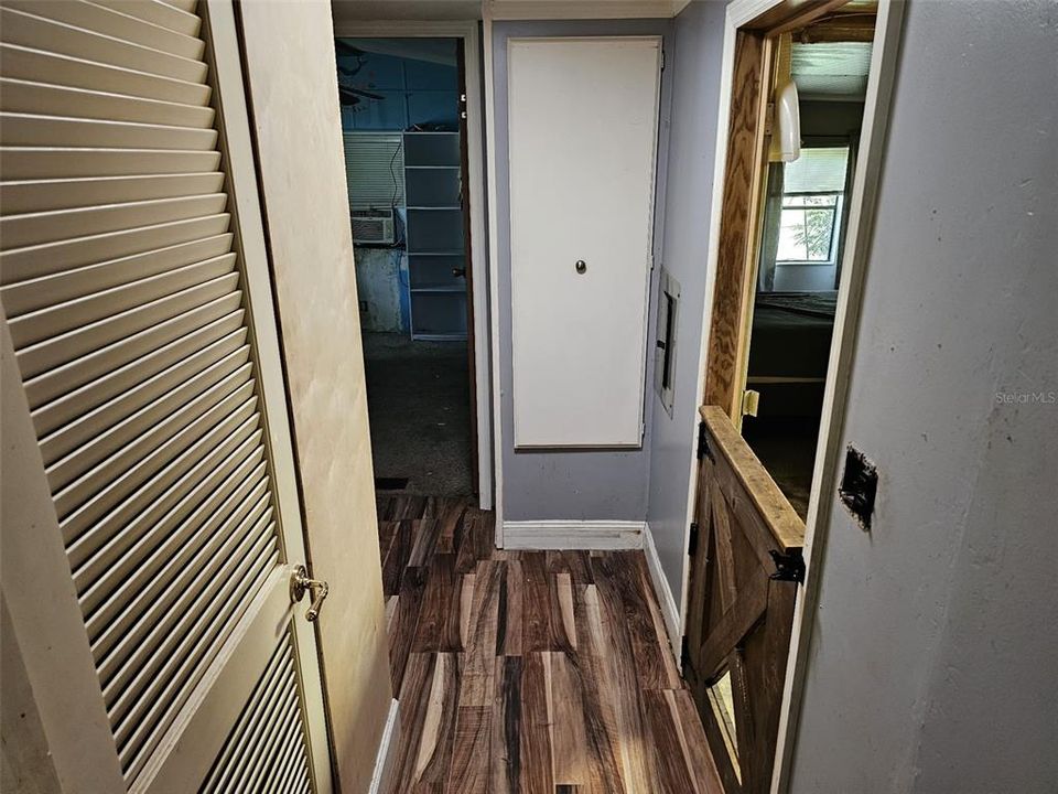 For Sale: $95,000 (3 beds, 1 baths, 1386 Square Feet)