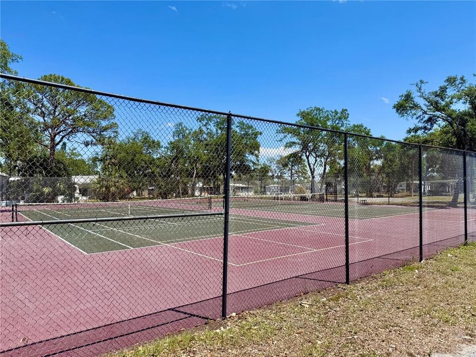 For Sale: $100,000 (1 beds, 1 baths, 708 Square Feet)