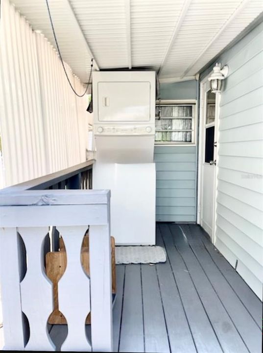 For Sale: $100,000 (1 beds, 1 baths, 708 Square Feet)