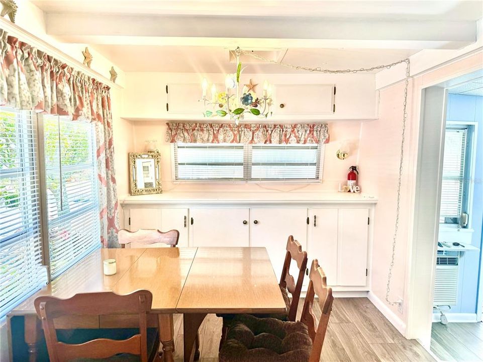 For Sale: $100,000 (1 beds, 1 baths, 708 Square Feet)