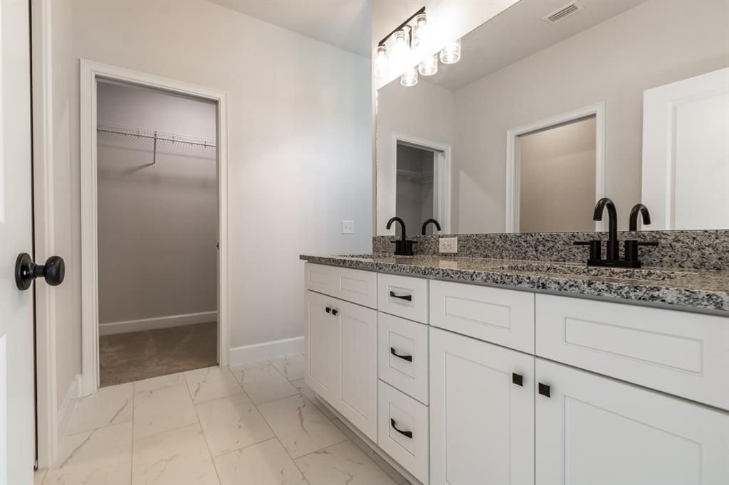 En Venta: $327,500 (4 camas, 2 baños, 1620 Pies cuadrados)