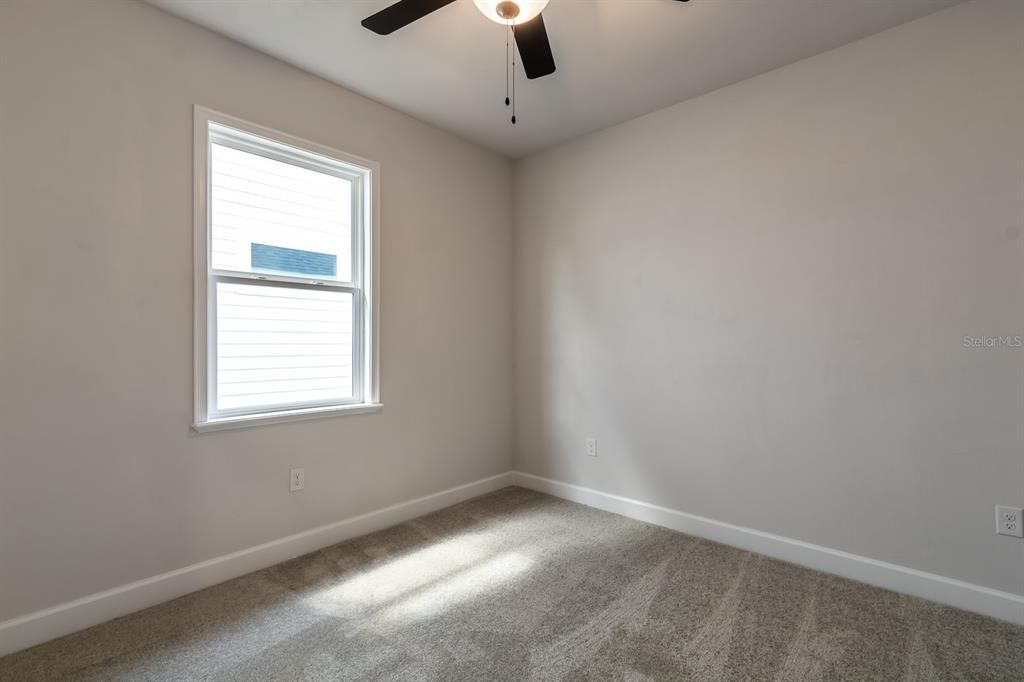 En Venta: $327,500 (4 camas, 2 baños, 1620 Pies cuadrados)