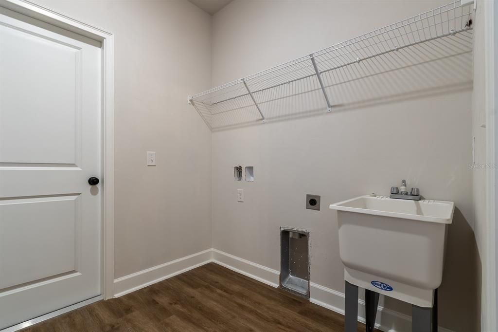 En Venta: $327,500 (4 camas, 2 baños, 1620 Pies cuadrados)