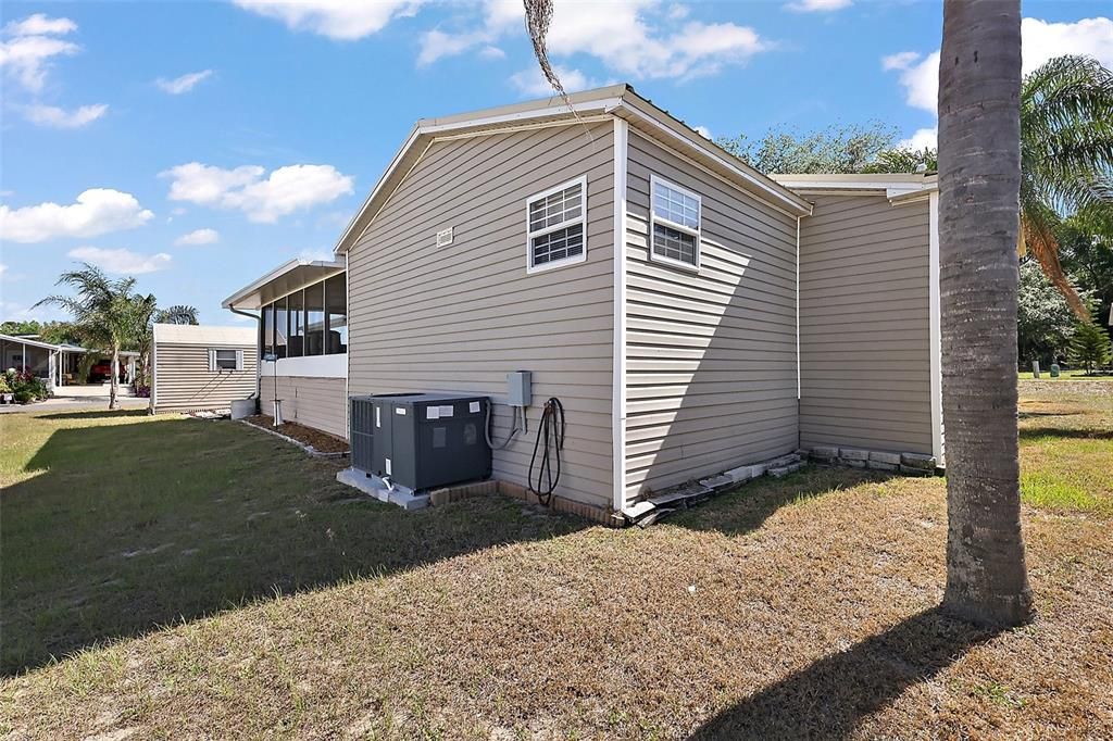 На продажу: $245,000 (3 спален, 2 ванн, 1584 Квадратных фут)