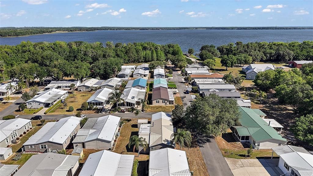 На продажу: $245,000 (3 спален, 2 ванн, 1584 Квадратных фут)